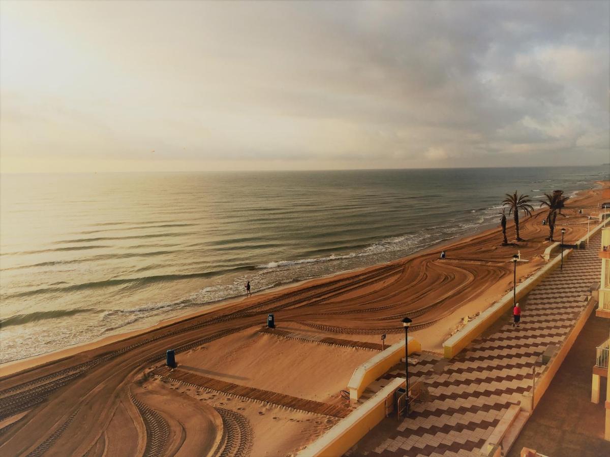 Beachfront Apartment With A Terrace Mareny Barraquetas Esterno foto