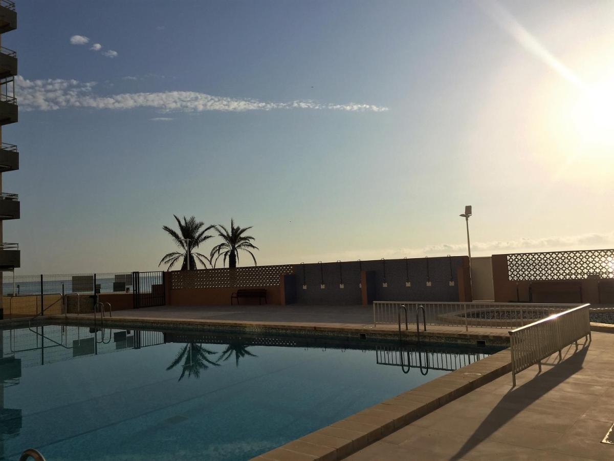 Beachfront Apartment With A Terrace Mareny Barraquetas Esterno foto